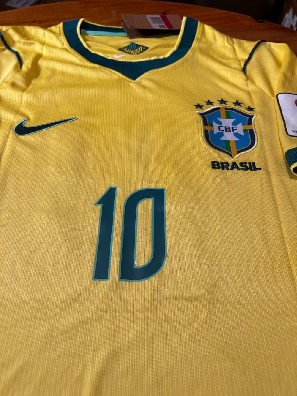Neymar Jr #10 World Cup Soccer Jersey brazil Men's Size Large - Picture 8 of 9